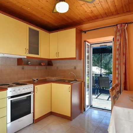 Mikroulis Holiday home *