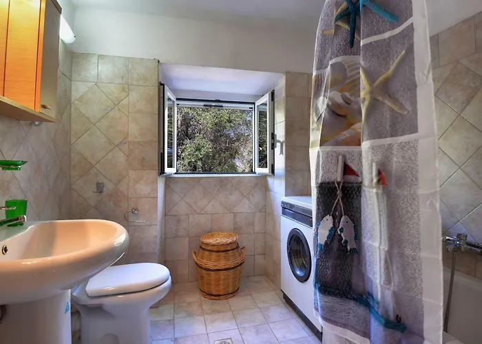 Mikroulis 度假居 Mastoratika