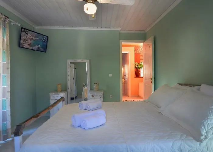 Mikroulis 度假居 Mastoratika